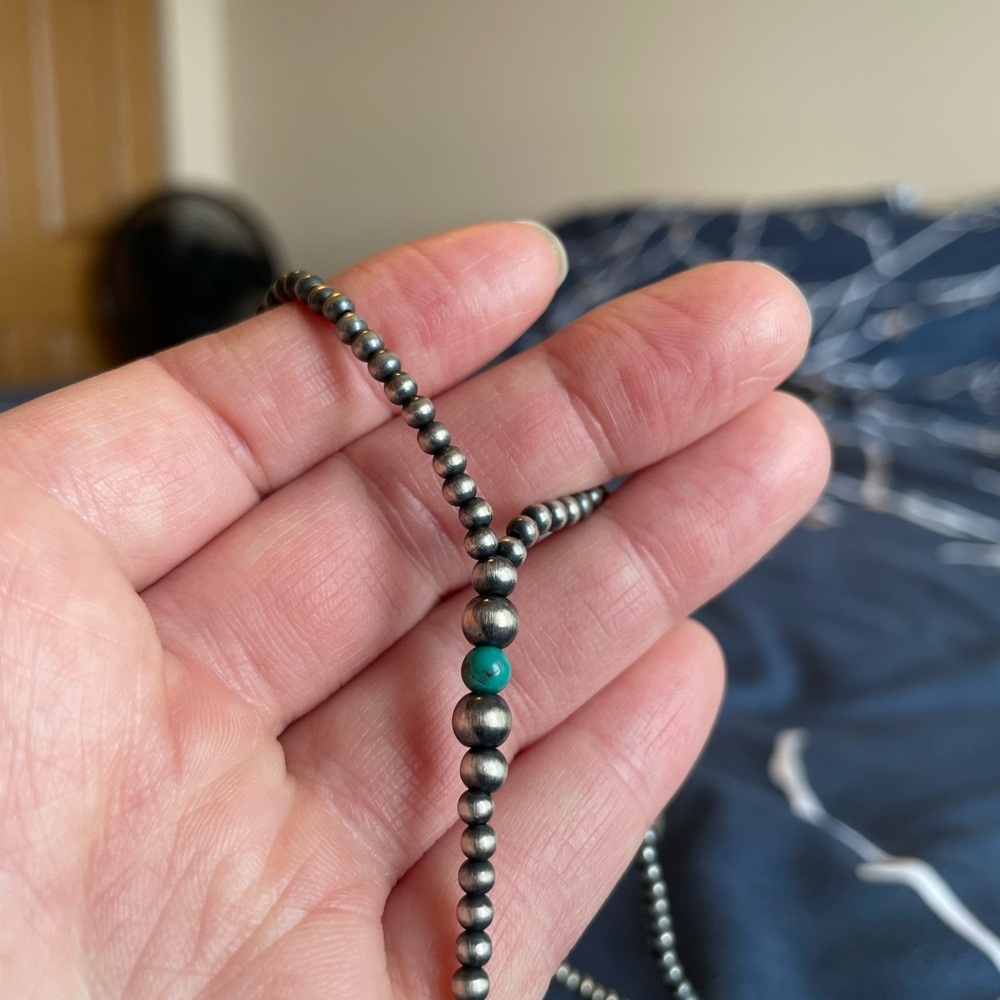 Sterling Silver Navajo pearl style 3-5mm Lariat w/turquoise pearl accents. - Picture 5 of 9